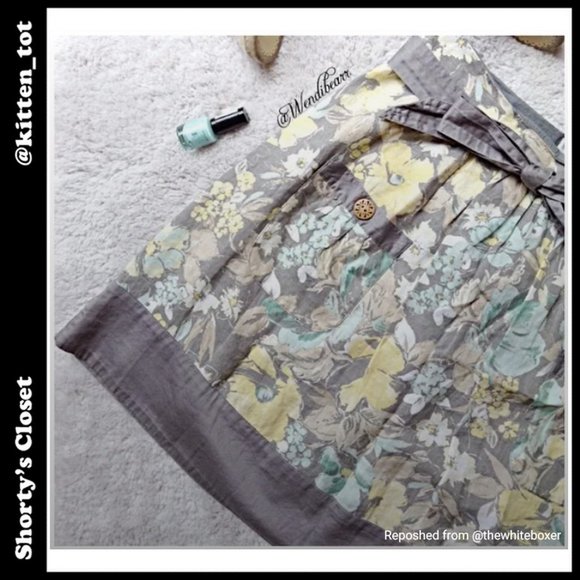 Like new! Floral skirt perfect for warm weather - Picture 1 of 5